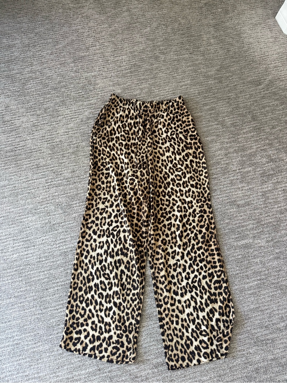 H&M Woman’s Viscose drawstring pants long leopard print NEW size Small
